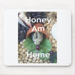 Süßes Kaninchen beim Snacken Mousepad