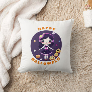 Süßes Kawaii-Mädchen in Kürbissen Halloween Kissen