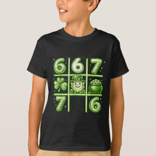 Süßes Kleeblatt Tic Tac Toe Herz 6 7 St. Patricks T-Shirt