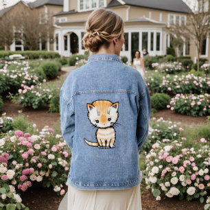 Süßes kleines orange getigertes Kätzchen Jeansjacke
