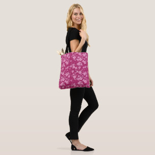Süßes kleines rosa Floral mit Magenta-Hintergrund
