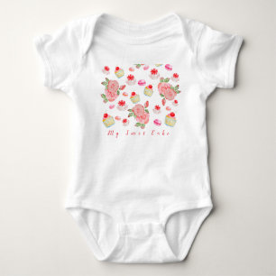 Süßes Kuchen und Rose in Aquarell Baby Strampler