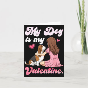 Süßes Mädchen mit Hund ist Valentinstag Basset Hou Karte