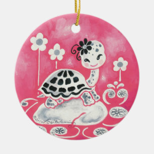 Süßes Mädchen Schildkröte mit Blumen und Schwüngen Keramikornament