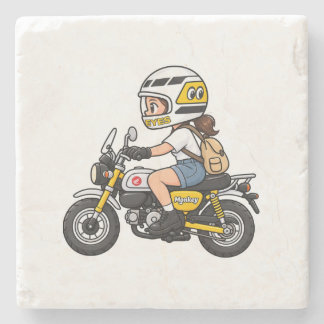 Süßes Motorrad Mädchen – Cartoon auf gelbem Mini-M Steinuntersetzer