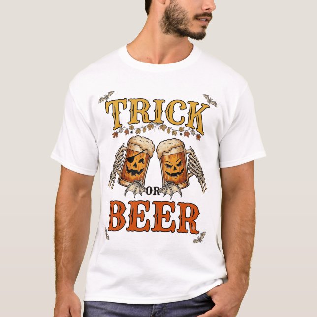 Süßes oder Bier Halloween-Kürbis-Tasse Skeletthänd T-Shirt (Vorderseite)
