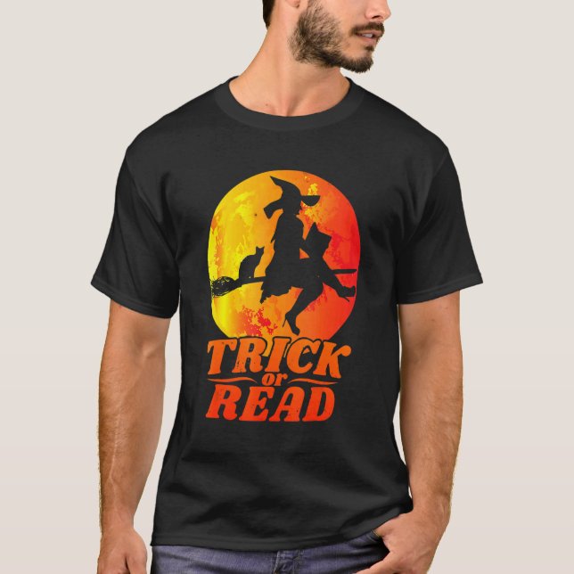 Süßes oder Lesen Bibliothekarin Halloween Hexe Kat T-Shirt (Vorderseite)