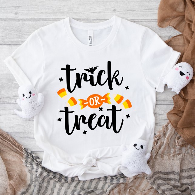 Süßes oder Saures Textdesign Halloween Tri-Blend Shirt (Von Creator hochgeladen)