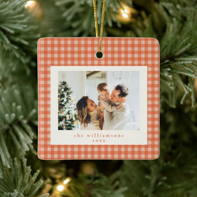 Süßes orangefarbenes Gingham-Karo-Design mit indiv Keramikornament (Baum)