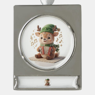 Süßes Rentier spielt Akkordeon Weihnachtsbaumschmu Banner-Ornament Silber
