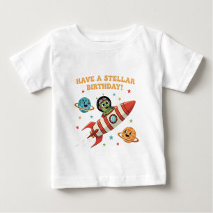 Süßes Retro-Alien im Raketenschiff Stellarer Wel Baby T-shirt