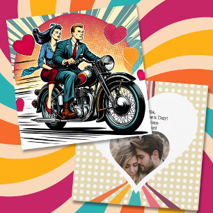 Süßes Retro-Paar auf Motorrad zum Valentinstag Karte