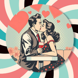 Süßes Retro-Pärchen beim Küssen, Pop-Art-Herzen Runder Aufkleber