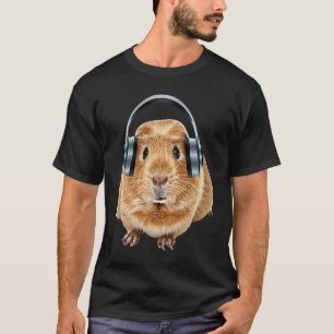 Süßes rundliches Meerschweinchen mit Kopfhörern au T-Shirt