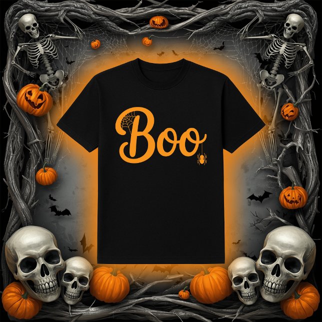 Süßes Skript "Boo" mit Halloween-Spinnennetz T-Shirt (Von Creator hochgeladen)