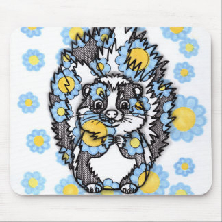 Süßes Stinktier mit blauen Blumen-Mauspad Mousepad