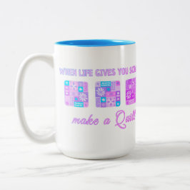 Süßes und florales Patchwork-Muster in Pastellfarb Zweifarbige Tasse