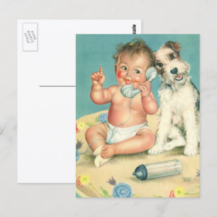Süßes Vintage-Baby, das mit Hund telefoniert Postkarte