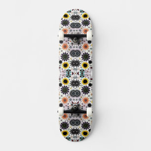 Süßes vintage nahtloses Blumenmuster Skateboard