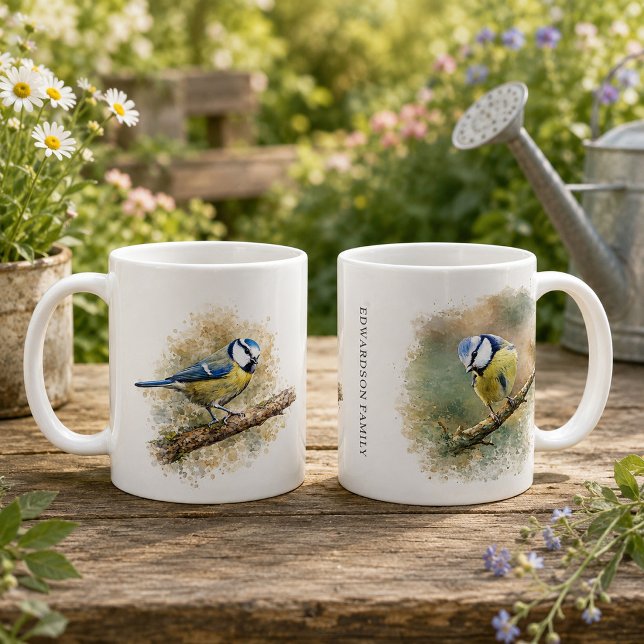 Süßes Wasserfarben-Blaumeisen-Monogramm Kaffeetasse (Cute watercolor Blue tit bird monogrammed Coffee Mug. Personalized garden bird mug for bird lovers.)