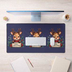 Süßes Weihnachtsrentier mit Stechpalme und Schild Schreibtischunterlage