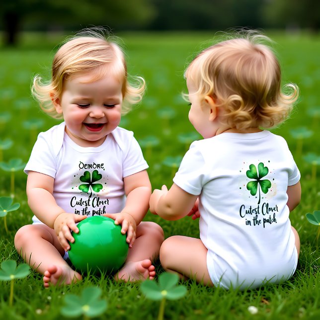 Süßester Kleeblatt im Beet  Baby Strampler (Cutest Clover in the Patch Baby Bodysuit)