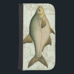 Süßwasserfisch auf Karte Phone Geldbeutel<br><div class="desc">Dieser Kunstdruck illustriert ein detailliertes Gemälde eines Süßwasserfischs. Der Hintergrund ist eine Vintage Karte in hellen aquatischen Farben. Dieses Design würde perfekt zu jedem Produkt Ihrer Angelsammlung passen.</div>