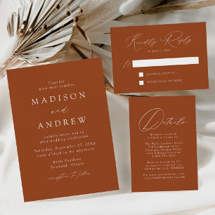 Moderne Eleganz Monogramm Terrakotta und Gold Folie Einladungspostkarte