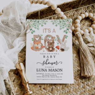 Eine junge Woodland Babydusche Folieneinladung