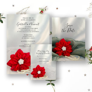 Red Poinsettia Pearls auf Green Winter Wedding UAW RSVP Karte