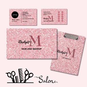 Rosa Glitter-Monogramm-Frisur und Make-up Klemmbrett