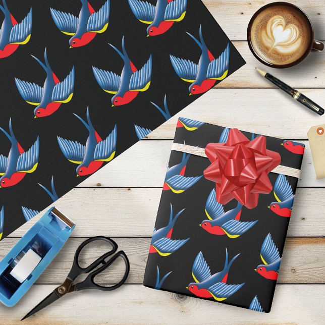 Swallow Red Blue Tattoo Geschenkpapier (Von Creator hochgeladen)