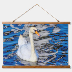 Swan mit Reflections Wandteppich Mit Holzrahmen