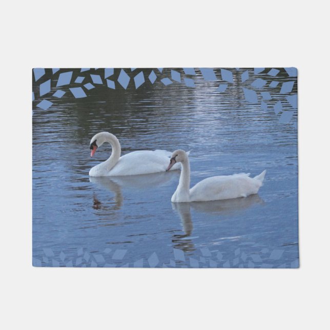 Swans auf Blue Water Doormat Fußmatte (Vorderseite)
