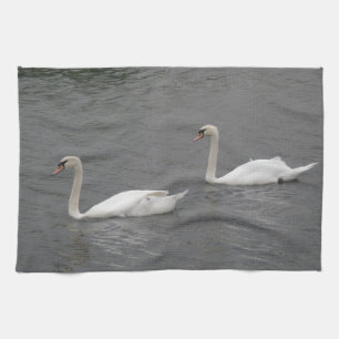 SWans auf dem Fluss Küchentücher