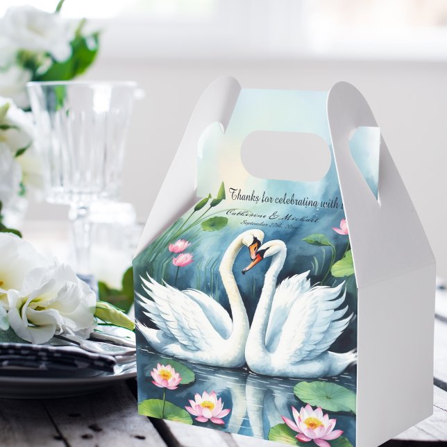 Swans in Liebe Lotus Geschenkschachtel (Von Creator hochgeladen)