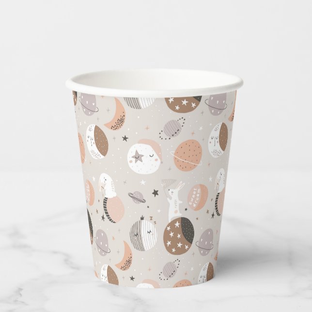 Sweat Dream Bunnies im Weltraummuster Pappbecher (Vorderseite)