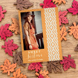 Sweet 16 Boho Tribal Textile Texture Foto Orange Ankündigungspostkarte<br><div class="desc">Boho Tribal Textile Texture Foto 16 . Geburtstag Orange. WICHTIGER HINWEIS: Dieses Design ist Teil einer Sammlung und hat andere koordinierte Elemente, die Sie in meinem Geschäft finden können. Manchmal kann es schwierig sein, Ästhetik und Texte oder Initialen auf den Designs, wenn ja, sagen Sie mir und ich werde es...</div>