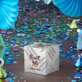 Sweet 16 In Fire Flames and Silver Plate Birthday Geschenkschachtel