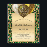 Sweet 16 leopard smaragdgolden Budget Einladung<br><div class="desc">Für einen eleganten Sweet 16,  16. Geburtstag. Ein smaragdgrüner und goldener Leoparden,  Geparden-Hintergrund. Ein goldener Rahmen und Ballons. Personalisieren und fügen Sie Namen,  Alter und Party Details hinzu. Der Name wird mit einem handgeschriebenen Stilskript geschrieben</div>