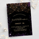 Sweet 16 lila Glitzer Staub Gold Geburtstag Einladung<br><div class="desc">Für einen eleganten Sweet 16,  16. Geburtstag. Ein stilvoller schwarzer Hintergrund. Dekoriert mit lila Imitaten goldener Glitzer Staub und goldene Lichtsaiten. Personalisieren und fügen Sie Namen,  Alter und Party Details hinzu. Der Name wird mit einem handgeschriebenen Stilskript geschrieben</div>