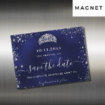 Sweet 16 marineblau silber speichern Sie den Datum Magneteinladung<br><div class="desc">Eine Save the Date und trendige Magnetkarte für eine Sweet 16,  16. Geburtstagsparty. Ein marineblau unebenfarbiger Hintergrund. Dekoriert mit Imitaten silbernen Glitzer Staub und ein Tiara,  Krone. Der Text: Save the Date ist mit einem großen angesagten,  handgeschriebenen Stilskript geschrieben.</div>