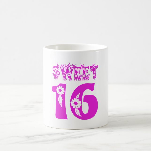 Sweet 16 Niedlich florale Typografie Hot Pink Text Kaffeetasse (Mittel)
