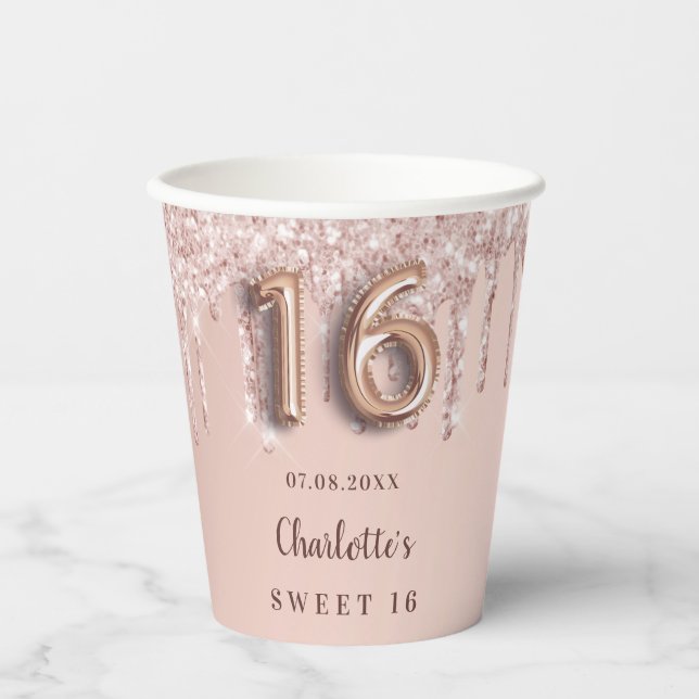 Sweet 16 Rose Gold Glitzer Tropfen Monogramm Pappbecher (Vorderseite)