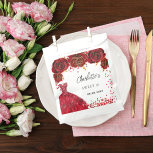 Sweet 16 Rot Kleid Blume weiß Geschenktütchen