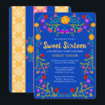 Sweet 16 Royal Blue Fiesta Blume 16. Einladung<br><div class="desc">Royal Blue Sweet 16 Einladung für die 16. Geburtstagsfeier Ihrer Tochter. Dieses Blumenmotiv besticht durch helle und farbenfrohe mexikanische Folklorekunst-Blume in Rot, Rosa, lila und Gelb auf einem königsblauen Hintergrund. Die Rückseite der Karte hat Blumenpapel Picado und mehr Blume. Die Vorlage ist für Sie bereit, um die Karte mit all...</div>