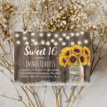 Sweet 16 Rustic Sonnenblume Blütenblume Jar Barn W Einladung<br><div class="desc">Rustikale Sonnenblumen Blumen Jar Barn Wood & String Lights Sweet 16 Einladungen.</div>
