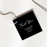 Sweet and Whimsical Black | Hochzeit Danke Geschenkanhänger<br><div class="desc">Diese einfachen und stilvollen,  dunkelschwarzen Gastgeschenk Hochzeiten-Tags verfügen über eine whimsikale,  Vintage Schriftzeichen-Typografie,  die "Danke" sagt. Ein elegantes,  klassisches minimalistisches Design,  das noch einzigartig und zeitgemäß ist.</div>