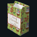 Sweet Christmas Raccoon und Eichhörnchen & Schneef Mittlere Geschenktüte<br><div class="desc">Diese bezaubernde Weihnachtsgeschenktasche aus Holz mit Namen ist perfekt für Kinder, Weihnachtsgeschenke oder Weihnachtsgeschenke Gastgeschenke. Diese witzige Weihnachtsgeschenktasche mit Eichhörnchen und Schlägern bietet ein rustikales Waldtierambiente mit zu Weihnachten verkleideten Waldtieren. Ein grüner Hintergrund und hübsche weiße Schneeflocken runden dieses niedliche Geschenksack ab. Adorable und skurril, Ihre besondere Person wird sicherlich...</div>