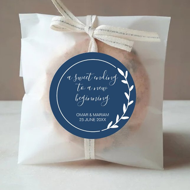 Sweet Ending New Beginning Navy Blue Gastgeschenk  Runder Aufkleber (Von Creator hochgeladen)